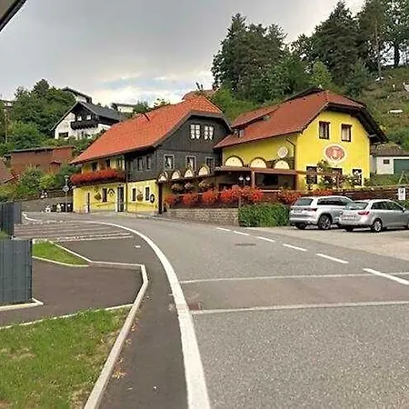 Otel Near Views Seeboden